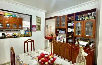 Imagem: Casa com 3 Quartos à venda na Pedreira