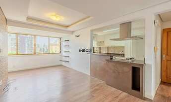 Imagem 2: Apartamento com 70m² de área privativa, semimobiliado, de 2 dormitórios, suíte, 2 vagas