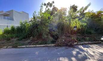 Imagem: Terreno na Avenida Canada esquina com Rua