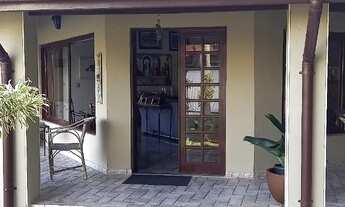 Imagem 7: Casa térrea espetacular abraçada pela Natureza!