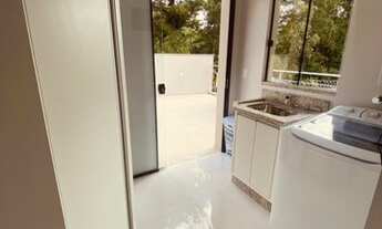 Imagem 2: BELÍSSIMA CASA EM CONDOMÍNIO FECHADO, COM 03 SUITES SENDO 01 MASTER MAIS 01 QUARTO, LOCALI