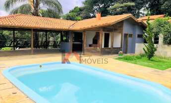 Imagem 2: Casa linear em terreno de 1800 m² com área construída de 385 m²