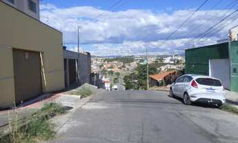 Imagem 4: Casa para venda possui 233 metros quadrados com 3 quartos em Vila Cristina - Betim - MG
