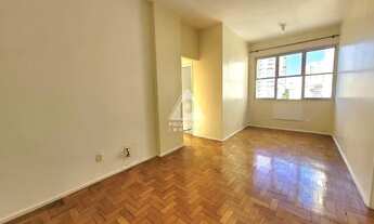 Imagem 2: Excelente apartamento de 2 quartos com vaga em Laranjeiras