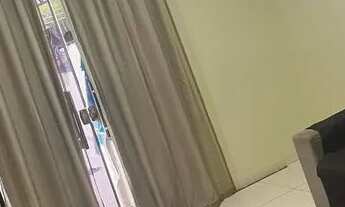 Imagem: Casa de rua pública