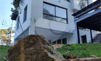 Imagem 5: Casa nova em condomínio fechado com segurança 24 horas, com 4 dormitórios