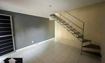 Imagem 3: Casa de Dois Quartos em Pequeno Condomínio