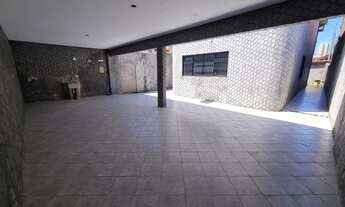 Imagem 6: Sobrado para aluguel possui 260 metros quadrados com 3 quartos em Ocian - Praia Grande - S