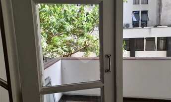 Imagem 2: Apartamento em prédio misto residencial ou comercial