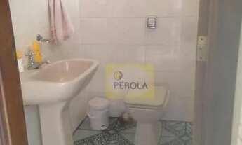 Imagem 4: Sobrado e quartos com sacada