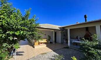 Imagem 2: Casa para venda possui 126 metros quadrados com 3 quartos em Bela Vista - São José - SC