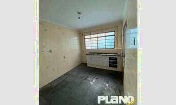 Imagem 3: Casa para alugar em Parque Dos Pinhais de 10.00m² com 3 Quartos e 1 Garagem