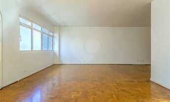 Imagem 2: Rua arborizada. Próximo da Avenida Paulista e do metrô Consolação