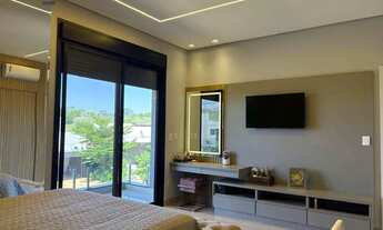 Imagem 2: Sobrado Alto Padrão em Alphaville 3 3 Suítes, Pé-Direito 7m e Área Gourmet Integrada