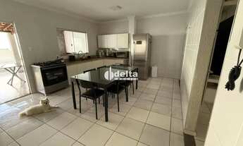 Imagem 10: Casa residencial com 3 quartos disponível para venda no bairro Segismundo Pereira em Uberl