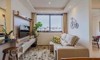 Imagem 2: Imóvel para venda possui 58 metros quadrados com 2 quartos em Azenha - Porto Alegre - RS