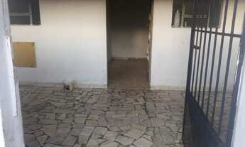 Imagem 4: Casa de vila prox ao centro de Itaboraí