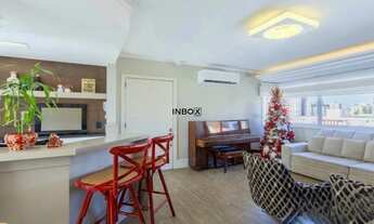 Imagem: Apartamento reformado em andar alto, com