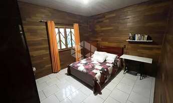 Imagem 7: Casa de 3 Quartos na Armação: Conforto e Praticidade Próximo à Natureza e à Praia