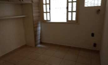 Imagem 4: Casa frente de rua - 2 vagas de garagem - Maria da Graça