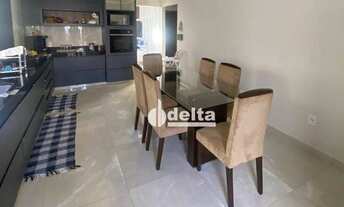 Imagem 3: Casa com 3 dormitórios à venda, 175 m² por R$ 850.000,00 - Vida Nova - Uberlândia/MG