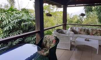 Imagem 5: Casa de condomínio para venda tem 170 metros quadrados com 5 quartos