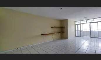 Imagem 2: Apartamento com excelente localização em boa viagem, próximo ao mar. O imóvel possui 124,6