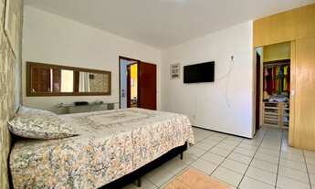 Imagem 4: Casa de condomínio para venda possui 180 metros quadrados com 4 quartos