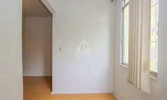 Imagem 5: Apartamento de quarto e sala no Flamengo. Pertíssimo do metrô. Entrar e morar