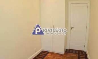 Imagem 2: Leblon! Sala 3 quartos repleto de armários, junto ao Metrô Antero de Quental