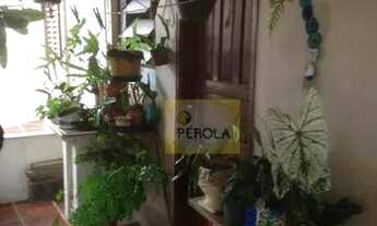 Imagem 7: Sobrado e quartos com sacada