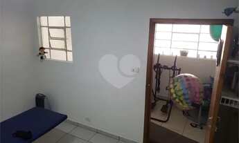 Imagem 4: Sobrado P.Ingles do lado do Metr}ô