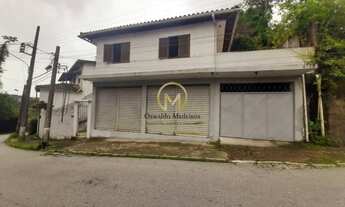 Imagem: Casa próxima ao Hotel Quitandinha, com