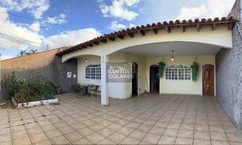 Imagem 2: QNE 04 - Casa com 4 quartos sendo 1 suíte com área de 340 m²