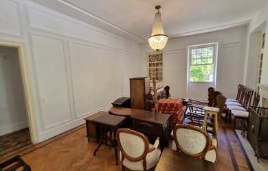 Imagem 7: Casa da época do império muito bem conservada, podendo ser comercial ou residencial