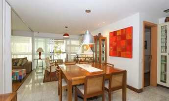 Imagem 2: Leblon- Quadrissíma da Praia, dois quartos, suíte, varandão, vaga na escritura