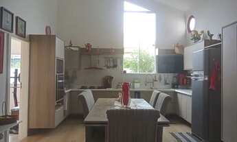 Imagem 5: Casa para aluguel e venda com 305 metros quadrados com 5 quartos