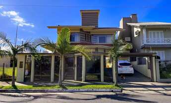 Imagem: Casa mobiliada com 3 suítes, piscina e