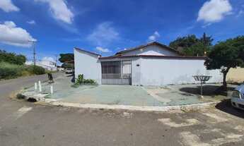 Imagem 2: Casa de esquina residencial e comercial no Rio Formoso