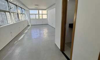 Imagem: Linda Sala Comercial Reformada e Iluminada