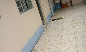 Imagem 5: Aluga se casa de fundos, sobrado parte de baixo 2 quartos , cozinha e banheiro