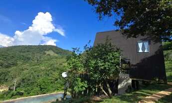 Imagem 2: Chalé mobiliado para venda em Nazaré Paulista com 2803m² de área de terreno e 145m² de áre