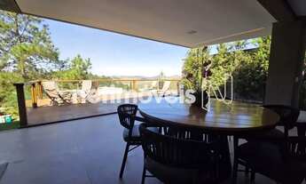 Imagem 3: Casa de Luxo com Vista Deslumbrante para as Montanhas no Residencial das Árvores