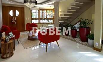 Imagem 6: Residência de Alto Padrão com Piscina e Área Gourmet Completa