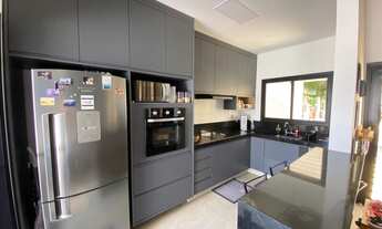 Imagem 1: Linda casa com Planejados e Ar Cond. instalados em toda a casa (4 aparelhos