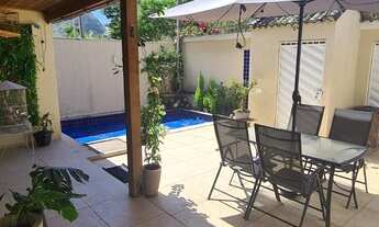 Imagem 2: Casa de condomínio para venda tem 315 metros quadrados com 4 quartos