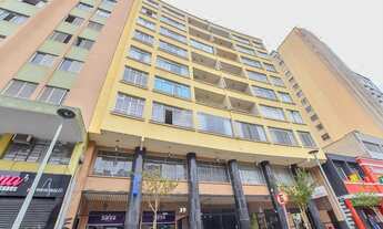 Imagem 2: Centro comercial para venda possui 88 metros quadrados em Centro - Curitiba - PR