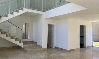 Imagem 4: Casa de condomínio para venda possui 423 metros quadrados com 4 quartos