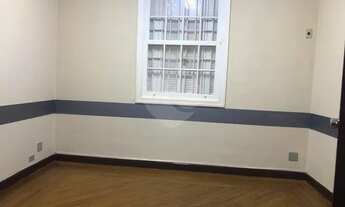 Imagem 2: Edificação antiga com 190m2 construídos para fins comerciais , 95m2 total terreno, compost