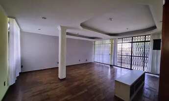 Imagem 2: EXCELENTE CASA TRIPLEX COM PISCINA PARA ALUGUEL EM VILA DA PENHA